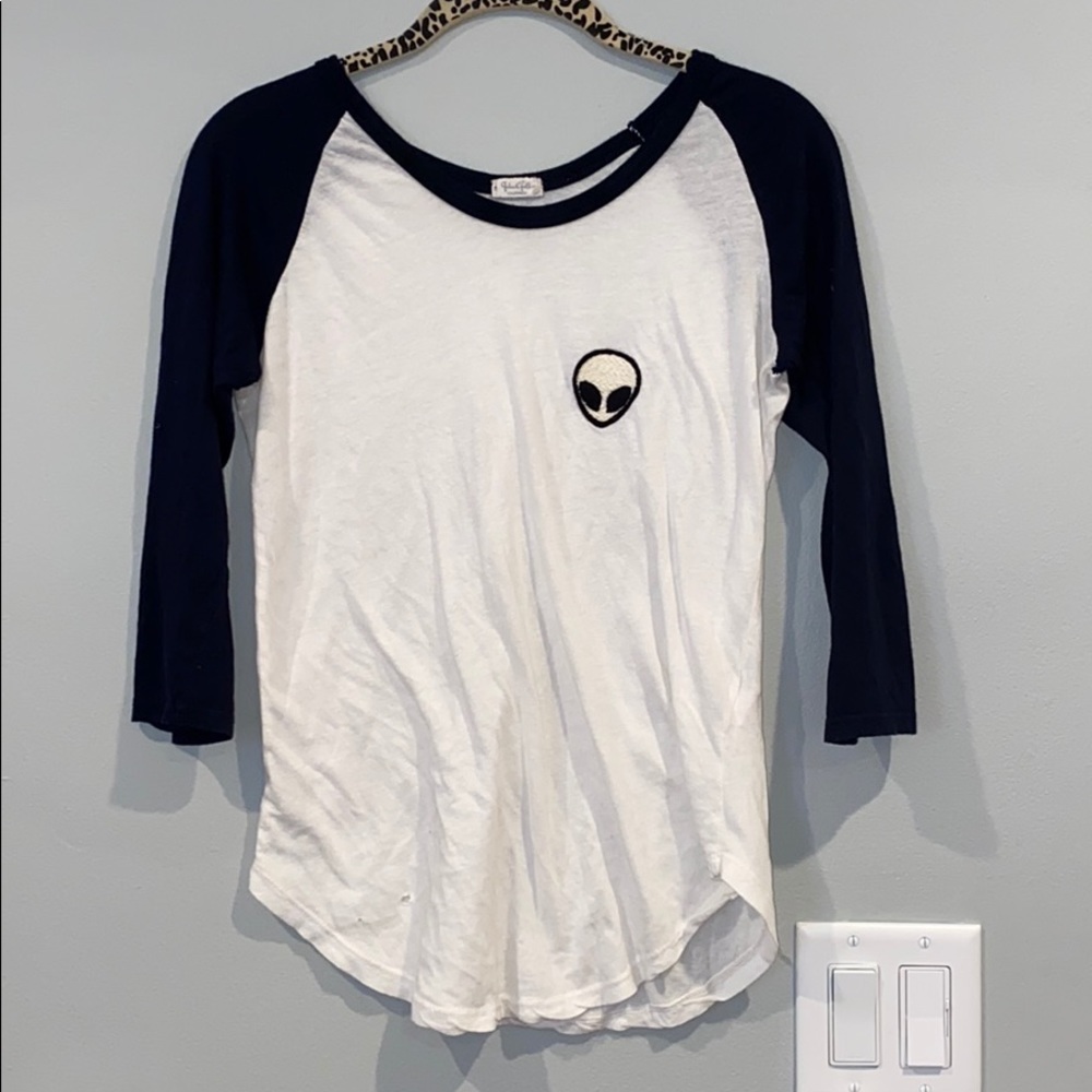 Brandy Melville Alien 3/4 Length Sleeve Shirt
